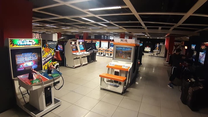Play arcade games in London: an arcade packed with games