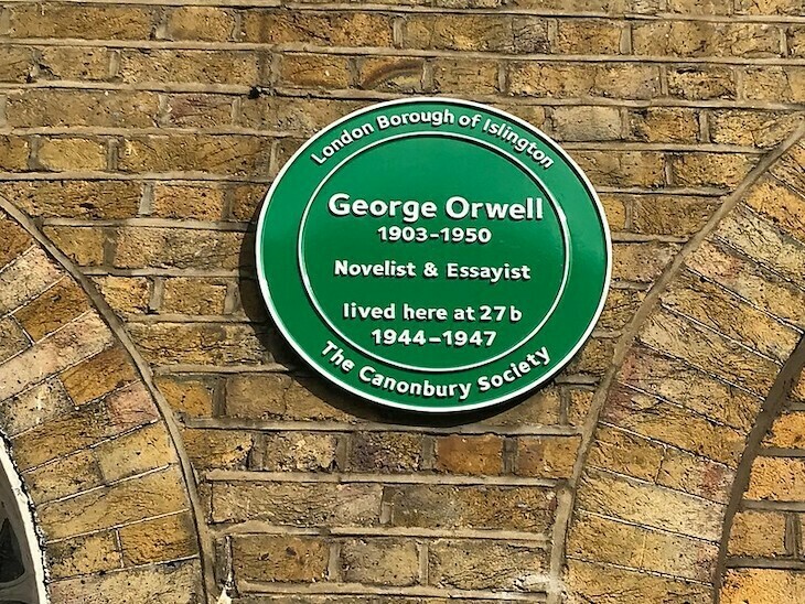 A green plaque recording Orwell's residence in Canonbury Square