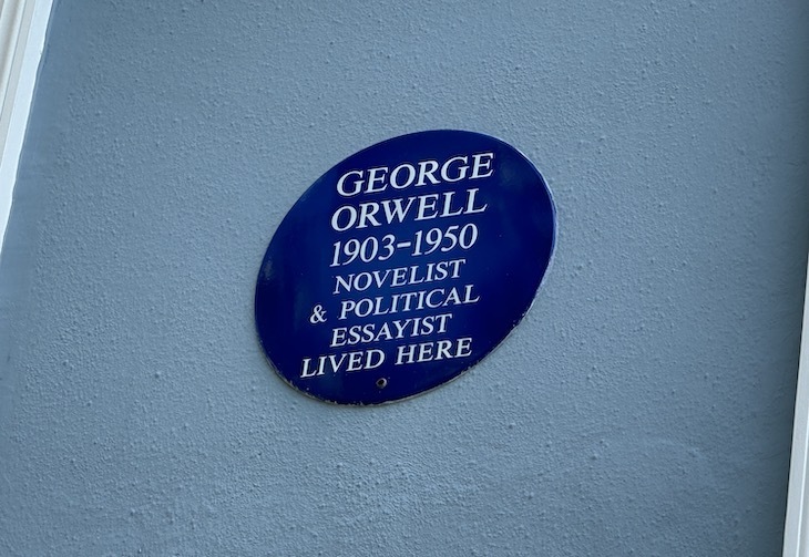 A blue plaque to George Orwell on Portobello road