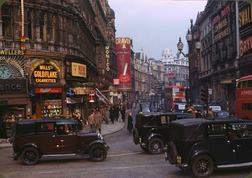 Piccadilly Circus in the 1940s