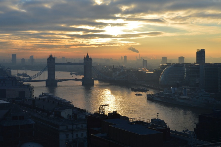 Sunset over the Thames - silhouetting Tower bridge