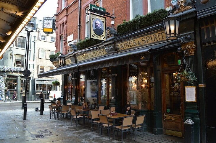 The outside of the Salisbury pub in Covent Garden