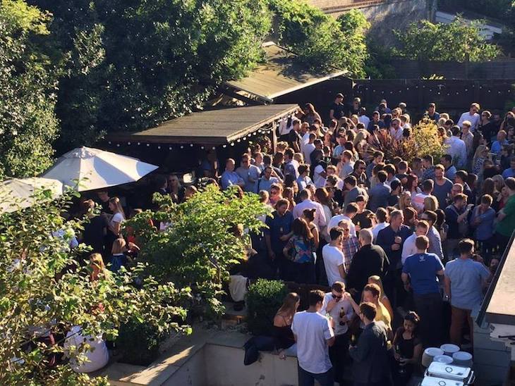 Visit The Country Arms, Balham for a top notch beer garden in London