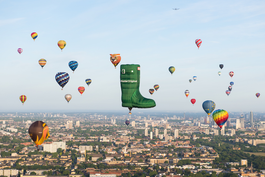 Hot air balloon London: Hot air balloons over central London